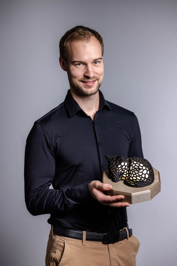 ich, Markus Bareuther mit der ersten amara Katzenurne