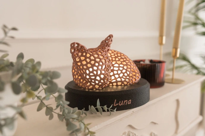 Chihuahua - Oval Champagne black amara urn